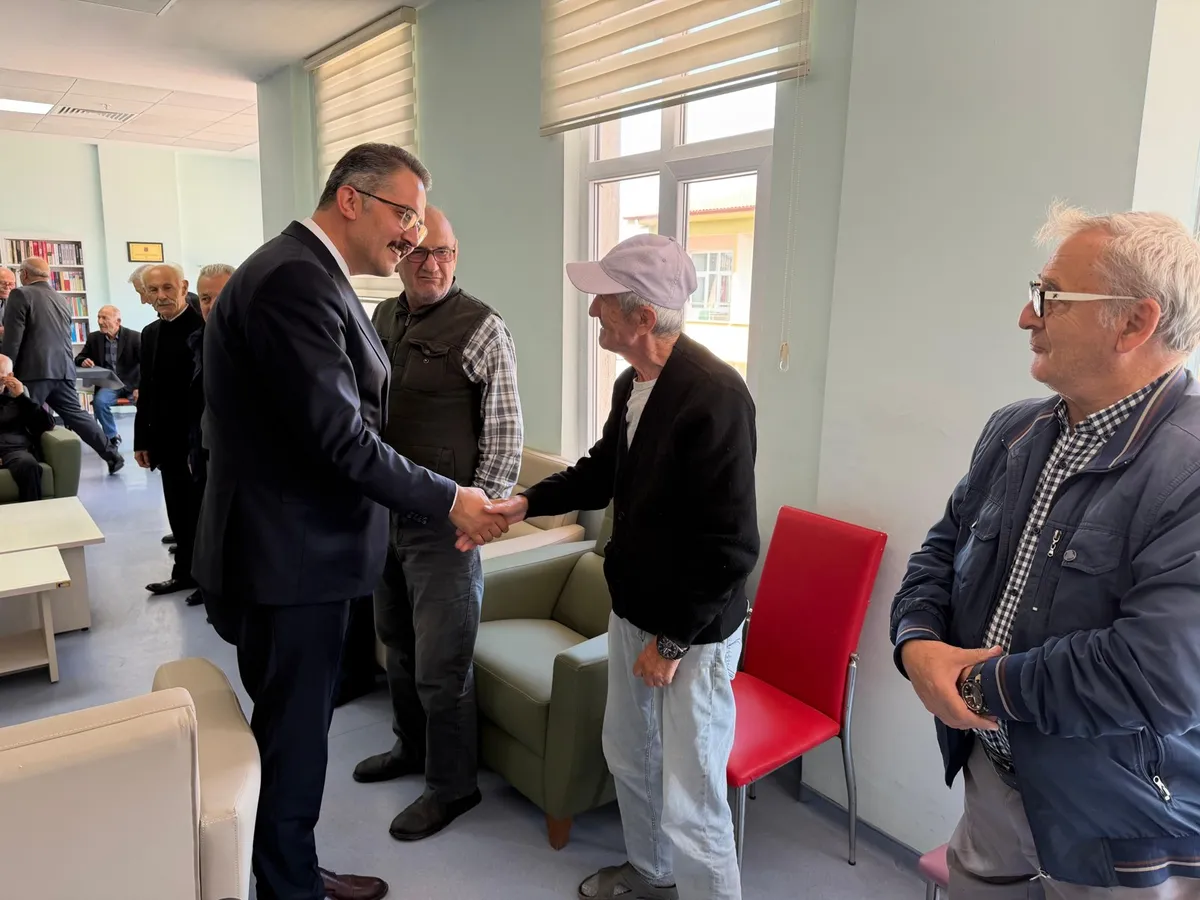 Yalova'da 22 Ekim 2026'da göreve başlayan İl Müdürü Seçkin Bilici, huzurevini ziyaret ederek kurum sakinlerinin talep ve beklentilerini dinledi. - Fotoğraf 4