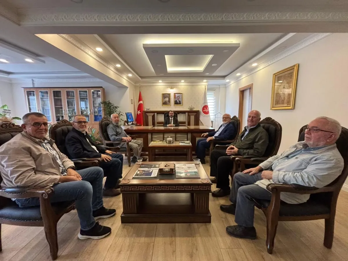 Gaziosmanpaşa Camii dernek heyeti, Yalova İl Müftülüğünü ziyaret ederek İl Müftüsüne hayırlı olsun temennisinde bulundu. - Fotoğraf 1