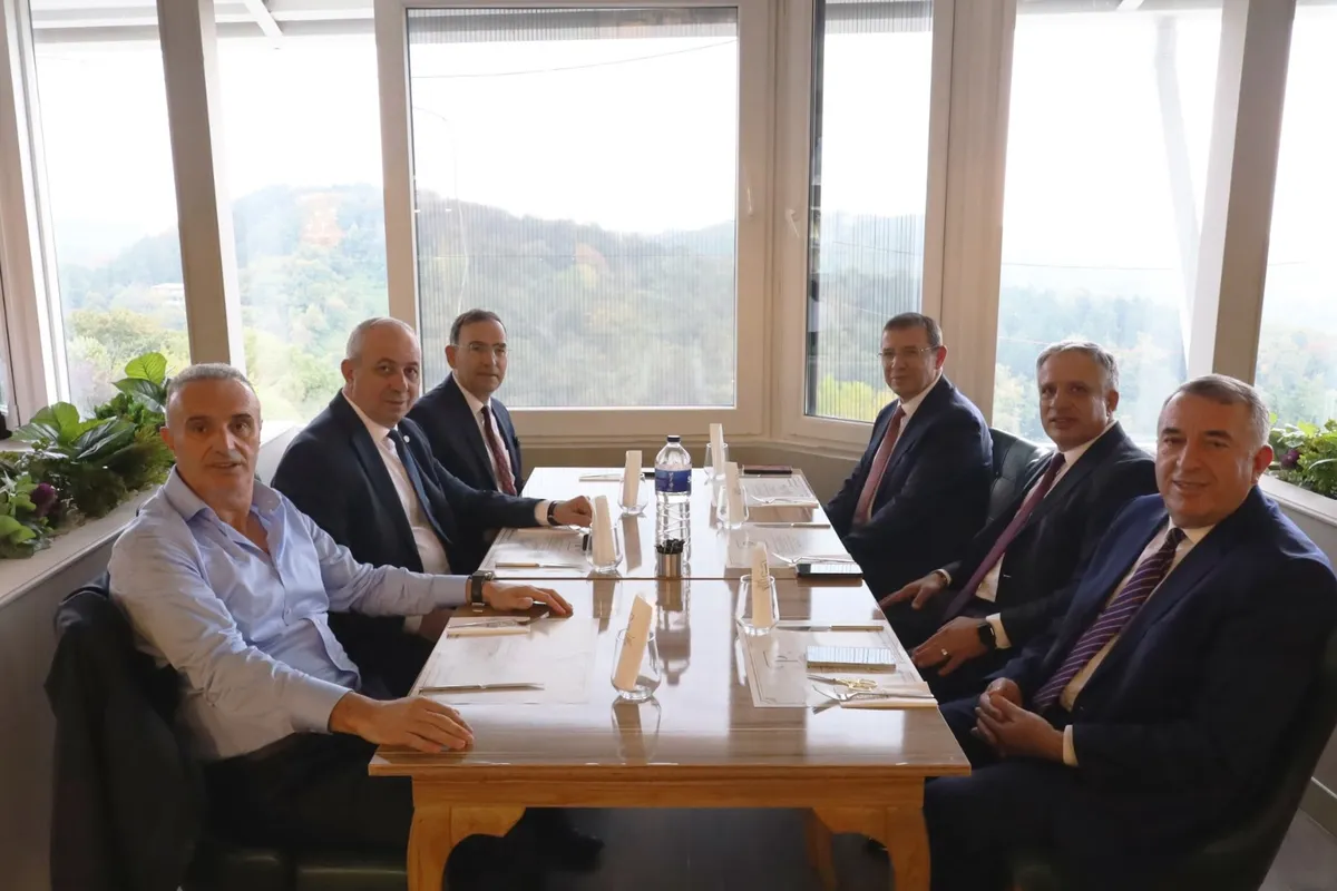 Enerji ve Tabii Kaynaklar Bakan Yardımcısı Abdullah Tancan, Yalova Vali Yardımcısı Osman Sarı ve beraberindekiler, Termal'de hizmet vermeye başlayan Pinhan Otel'in açılışına katıldı. - Fotoğraf 8