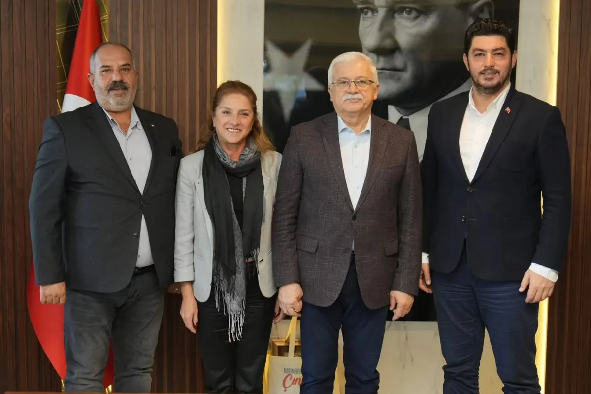 Çınarcık Belediyesi, Balıkesir’in Burhaniye ilçesinde bir araya gelen Çevreci Belediyeler Birliği Toplantısına katılarak 2027 yılı bütçe Tasarısı görüşmelerinde yer aldı. - Fotoğraf 5