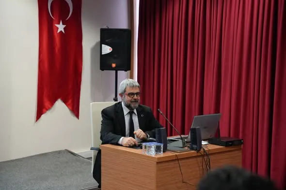 Yalova İl Sağlık Müdürü Uzm. Dr. Halim Ömer Kaşıkcı başkanlığında bir araya gelen 78 personele denetim usulleri ve e-denetim uygulamaları anlatıldı. - Fotoğraf 3