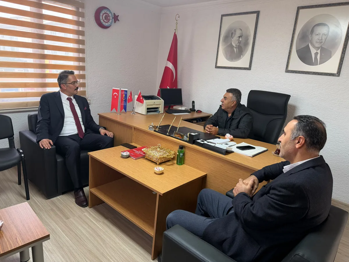 Göreve başlayan İl Müdürü Seçkin Bilici, kentte faaliyet gösteren şehit ve gazi derneklerinin başkanları, yöneticileri ve üyeleriyle bir araya gelerek taleplerini dinledi. - Fotoğraf 7