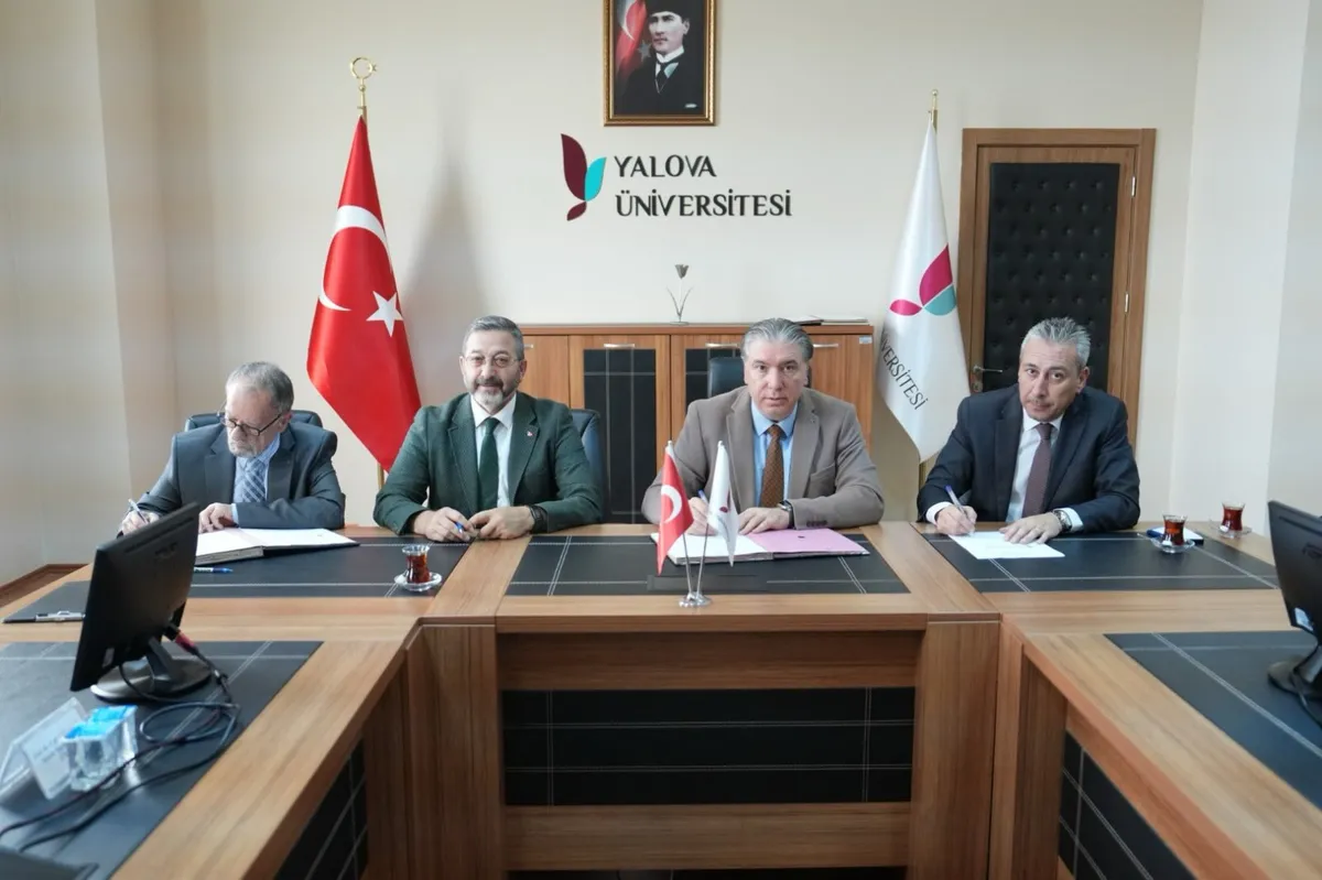 Rektörlük binasında düzenlenen törende, akademi ile üretim sektörünü buluşturan Üniversite-Sanayi İş Birliği Protokolü 7 sanayi kuruluşunun katılımıyla imza altına alındı. - Fotoğraf 5