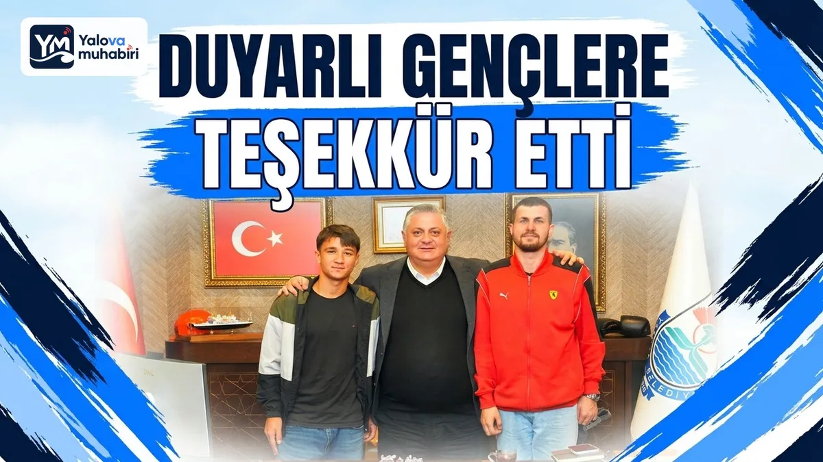 Yalova'da mahallelerindeki parkı temizleyen duyarlı gençleri belediyede kabul eden Belediye Başkanı Mehmet Gürel, ortak yaşam alanlarının korunmasında sergiledikleri örnek davranış dolayısıyla kendilerine teşekkür ETTİ.