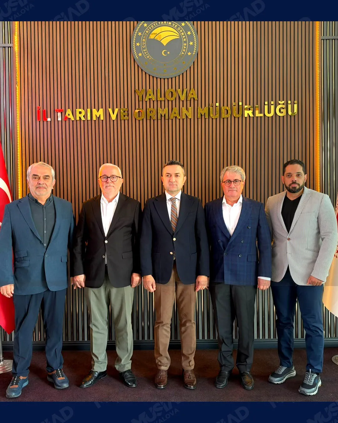 Yalova'da tarımın mevcut durumu ile tarımsal faaliyetlerin ele alındığı ziyarette, iş dünyası temsilcileri İl Tarım ve Orman Müdürü Mustafa İlmeç ile bir araya geldi. - Fotoğraf 3