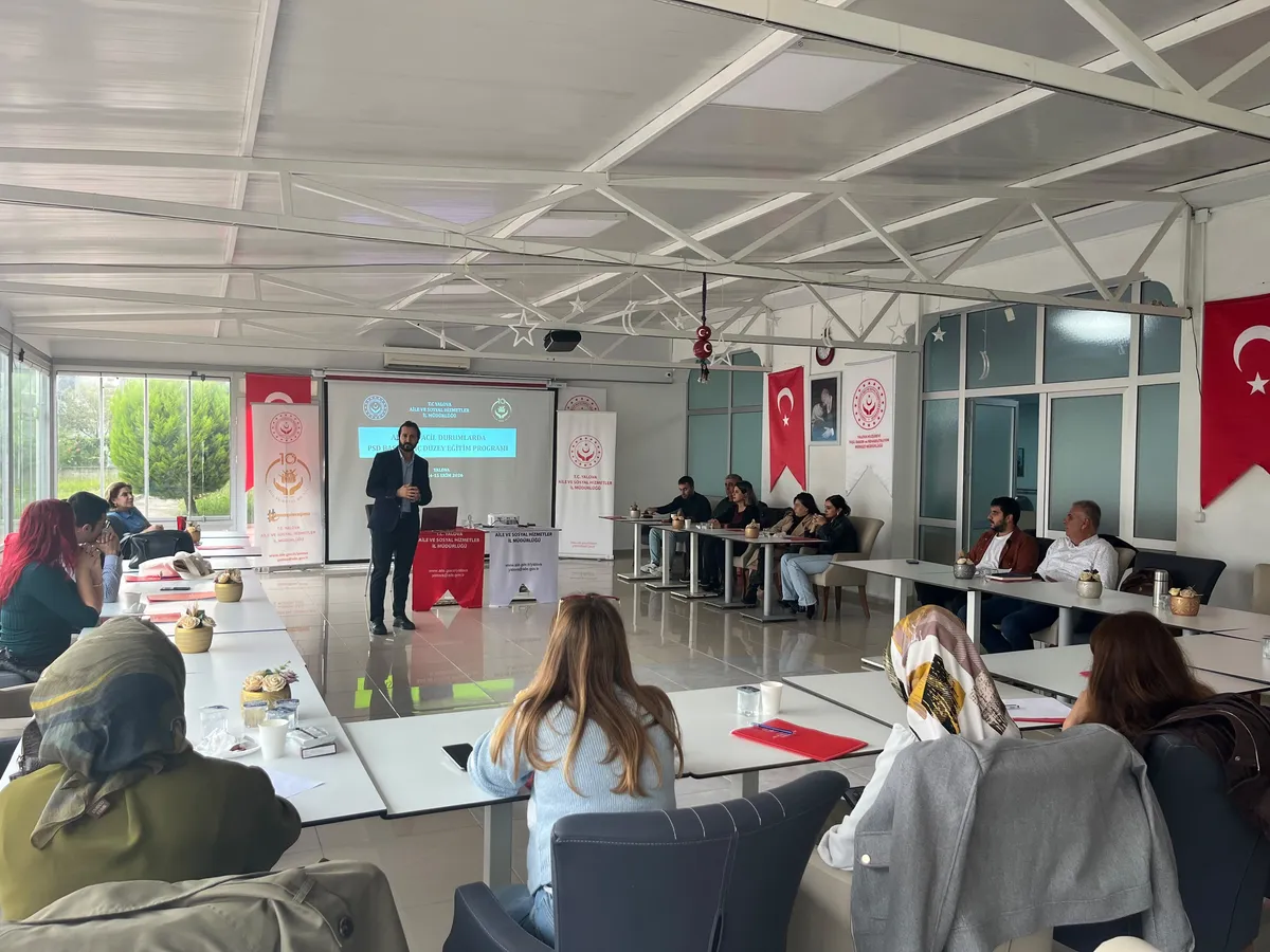 Yalova'da afet ve acil durumlarda görev alacak personele yönelik üç gün süren psikososyal destek başlangıç düzey eğitim programı tamamlandı. - Fotoğraf 2