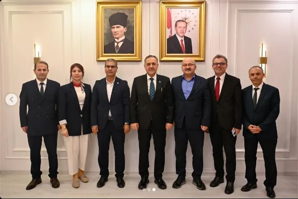 Yalova Valisi Dr. Ahmet Hamdi Usta; Musiki Dernek Başkanı Faruk Ömer Öskan, iş insanı Kamil Alfat ve Eğitim Bir-Sen Şube Başkanı Ahmet Kotcioğlu'nu kabul etti. - Fotoğraf 3