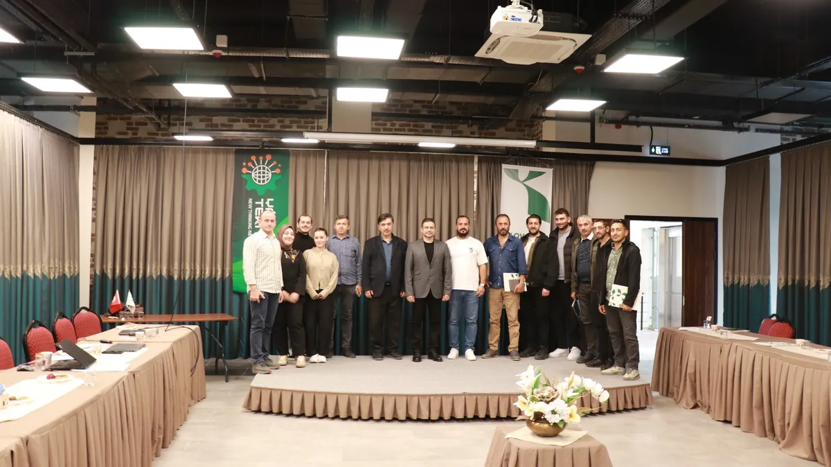 Yalova Makine İhtisas OSB bünyesinde, üretim süreçlerinde verimliliği artırmak ve maliyetleri azaltmak amacıyla Sanayide Enerji Verimliliği ve Yönetimi Eğitimi düzenlendi. - Fotoğraf 2