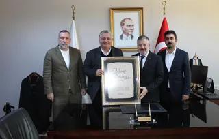Yalova Belediye Başkanı Mehmet Gürel ve beraberindeki belediye meclis üyeleri, Yalova Barosu'na iade-i ziyarette bulundu. - Küçük görsel 2