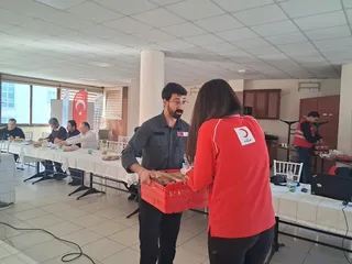AFAD koordinasyonunda Marmara Adaları merkezli deprem senaryosuyla düzenlenen bölgesel masa başı tatbikatına Türk Kızılay Yalova ekipleri de katıldı. - Küçük görsel 6