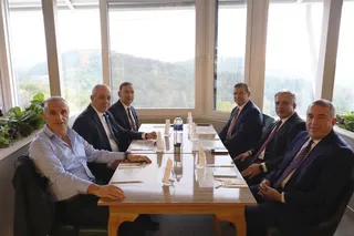 Enerji ve Tabii Kaynaklar Bakan Yardımcısı Abdullah Tancan, Yalova Vali Yardımcısı Osman Sarı ve beraberindekiler, Termal'de hizmet vermeye başlayan Pinhan Otel'in açılışına katıldı. - Küçük görsel 9