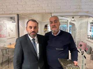 Yalova'da cuma günleri sürdürülen esnaf buluşmaları bu hafta Merkez Camii çevresinde gerçekleşti; din görevlileriyle birlikte dükkanları gezen heyet hayırlı kazançlar dileyerek Diyanet yayınları hediye etti. - Küçük görsel 9