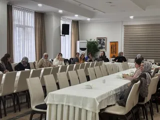 Yalova Öğretmen Akademileri programında, çocuklarda sorgulama ve düşünme becerilerinin geliştirilmesi ile erdemli bireyler yetiştirmenin önemi ele alındı. - Küçük görsel 4