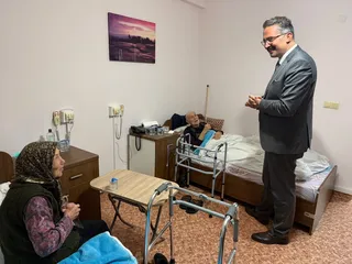 Çınarcık Huzurevi'ni ziyaret eden Seçkin Bilici, kuruluşun fiziki koşulları ile bakım ve destek hizmetlerini yerinde inceleyerek kurum sakinlerinin taleplerini dinledi. - Küçük görsel 11