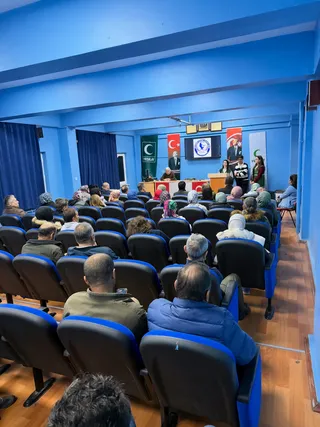 Çiftlikköy Atatürk Anadolu Lisesi'ni ziyaret eden Yeşilay Yalova Şubesi, Okul Aile Birliği bünyesinde velilerle buluşarak bağımlılıkla mücadele çalışmaları ile yedam'ın ücretsiz destek hizmetlerini tanıttı. - Küçük görsel 9
