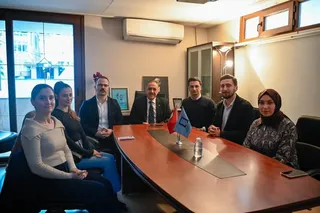 Yalova'da meslek odalarını ziyaret eden Vali Dr. Ahmet Hamdi Usta, Mimarlar Odası ve Jeoloji Mühendisleri Odası yönetimleriyle afetlere karşı bilinçli bir kent hedefi doğrultusunda bir araya geldi. - Küçük görsel 2