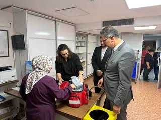 Çınarcık Huzurevi'ni ziyaret eden Seçkin Bilici, kuruluşun fiziki koşulları ile bakım ve destek hizmetlerini yerinde inceleyerek kurum sakinlerinin taleplerini dinledi. - Küçük görsel 6