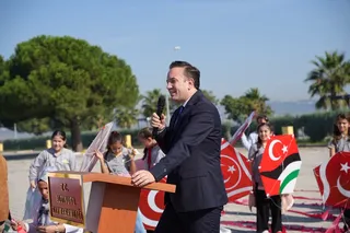 Altınova'da protokol üyeleri, öğretmenler ve öğrencilerin katılımıyla Gazze'deki masum çocuklara destek amacıyla uçurtma şenliği yapıldı. - Küçük görsel 5