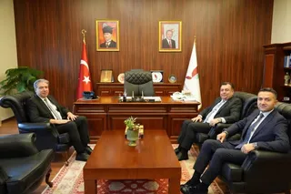 Yalova Üniversitesi Rektörü Prof. Dr. Mehmet Bahçekapılı, tigem Genel Müdürü Dr. Hasan Gezginç ve İl Tarım ve Orman Müdürü Mustafa İlmeç'i makamında kabul etti. - Küçük görsel 4