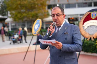 Yalova Belediye Başkanı Mehmet Gürel ile Subaşı Belediye Başkanı Turan Canbay, parti teşkilatının 29 Ekim Cumhuriyet Bayramı dolayısıyla düzenlediği çelenk sunma programında bir araya geldi. - Küçük görsel 3