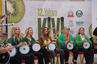 Subaşı Kıyı Festivali'nde sahne alan Mimoza Ritim Grubu, şarkıları ve enstrüman performanslarıyla dinleyicilere keyifli anlar yaşattı. - Küçük görsel 3