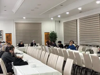 Yalova Öğretmen Akademileri programında, çocuklarda sorgulama ve düşünme becerilerinin geliştirilmesi ile erdemli bireyler yetiştirmenin önemi ele alındı. - Küçük görsel 5