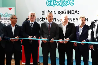 İlçe protokolünün katıldığı törenle kapılarını açan TÜBİTAK 4007 Bilim Şenliği'nde, öğrencilerin ve katılımcıların hazırladığı bilimsel projeler sergilenmeye başladı. - Küçük görsel 3