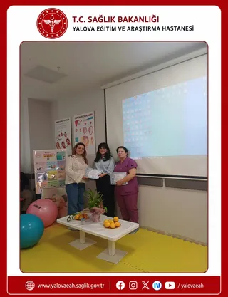 Gebe Okulu'nda açılan birinci grup eşli eğitim programında anne ve baba adaylarına doğum süreci, bebek bakımı ve eş desteği anlatıldı; katılımcı gebelere sertifika verildi. - Küçük görsel 3