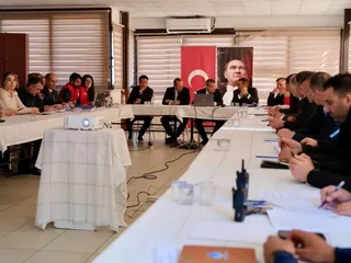 AFAD koordinasyonunda Marmara Adaları merkezli deprem senaryosuyla düzenlenen bölgesel masa başı tatbikatına Türk Kızılay Yalova ekipleri de katıldı. - Küçük görsel 5