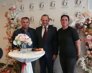 Çiftlikköy'de hizmete giren Sirius Güzellik Merkezi'nin açılışına katılan Belediye Başkanı Adil Yele, işletme sahibi Gizem Yıldırım'a bol kazanç ve bereket temennisinde bulundu. - Küçük görsel 8