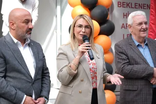 Altınova'da Tunç Yapı hizmete açıldı. Yeni yatırımın heyecanını paylaşan Belediye Başkanı Yasemin Fazlaca, işletmeye bol kazanç temennisinde bulundu. - Küçük görsel 3