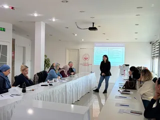Yalova'da yeni koruyucu aileler ile henüz eğitim almamış ailelere yönelik dört oturumdan oluşan Koruyucu Aile Birinci Kademe Eğitimi tamamlandı. - Küçük görsel 6