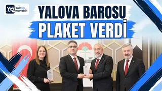 Yalova Barosu, 29 Ekim dolayısıyla düzenlenen cumhuriyet balosunda önceki dönem kurullarında yer almış avukatlara plaket verdi. - Küçük görsel 1