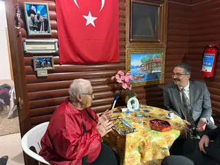 Çınarcık Huzurevi'ni ziyaret eden Seçkin Bilici, kuruluşun fiziki koşulları ile bakım ve destek hizmetlerini yerinde inceleyerek kurum sakinlerinin taleplerini dinledi. - Küçük görsel 3