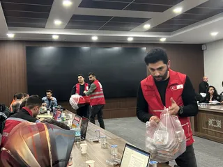 AFAD koordinasyonunda Marmara Adaları merkezli deprem senaryosuyla düzenlenen bölgesel masa başı tatbikatına Türk Kızılay Yalova ekipleri de katıldı. - Küçük görsel 4