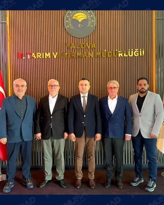 Yalova'da tarımın mevcut durumu ile tarımsal faaliyetlerin ele alındığı ziyarette, iş dünyası temsilcileri İl Tarım ve Orman Müdürü Mustafa İlmeç ile bir araya geldi. - Küçük görsel 4