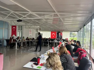 Yalova'da afet ve acil durumlarda görev alacak personele yönelik üç gün süren psikososyal destek başlangıç düzey eğitim programı tamamlandı. - Küçük görsel 7