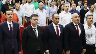 Yalova'da İl Milli Eğitim Müdürü Halil İbrahim Akmeşe başkanlığında Halk Eğitimi Merkezi Salonu'nda sene başı toplantısı düzenlendi. - Küçük görsel 2