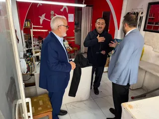 Yalova İl Müftüsü Naci Çakmakçı, din görevlileriyle birlikte Gaziosmanpaşa civarındaki esnafı ziyaret ederek hayırlı kazançlar diledi ve Diyanet yayınlarından hediye etti. - Küçük görsel 10