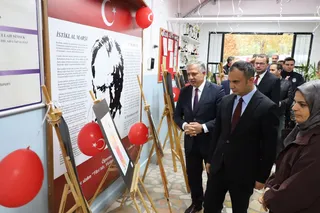 Termal'de 29 Ekim Cumhuriyet Bayramı'nın 103. yılı, kaymakamlık makamında yapılan tebrikat kabulü ve ilçe protokolü ile vatandaşların bir araya geldiği salon programıyla kutlandı. - Küçük görsel 5