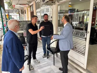 Yalova İl Müftüsü Naci Çakmakçı, din görevlileriyle birlikte Gaziosmanpaşa civarındaki esnafı ziyaret ederek hayırlı kazançlar diledi ve Diyanet yayınlarından hediye etti. - Küçük görsel 8