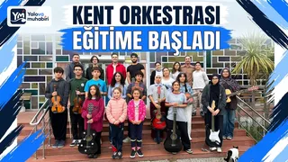 Yalova BELEDİYESİ tarafından hayata geçirilen Kent Orkestrası, bağlama, gitar ve elektro gitar eğitimleriyle genç müzisyenleri bir araya getirerek İLK DERSİNİ yaptı. - Küçük görsel 1