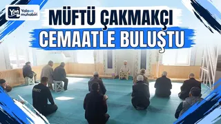 Yalova İl Müftüsü Naci Çakmakçı, köy ziyaretleri kapsamında Elmalık Köyü Camisi'nde öğle namazında cemaatle bir araya gelerek vatandaşlarla sohbet etti. - Küçük görsel 1