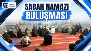 Yalova'da Abdülhamid Han Camii'nde bir araya gelen cemaat, sabah namazının ardından İl Müftüsü Naci Çakmakçı'nın sohbetini dinledi ve dua etti. - Küçük görsel 1