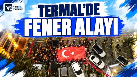 Termal Belediyesi tarafından Cumhuriyetin 103. yılı kutlamaları kapsamında düzenlenen fener alayı, vatandaşların bayraklar ve meşaleler eşliğindeki katılımıyla yapıldı.