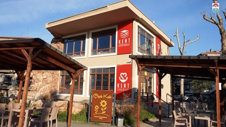 Yalova Belediyesi, Gaziosmanpaşa Mahallesi'ndeki kütüphanenin kış dönemi boyunca pazar günleri hariç 09.00–17.00 saatleri arasında ücretsiz Wi-Fi imkânıyla hizmet verdiğini duyurdu. - Fotoğraf 1