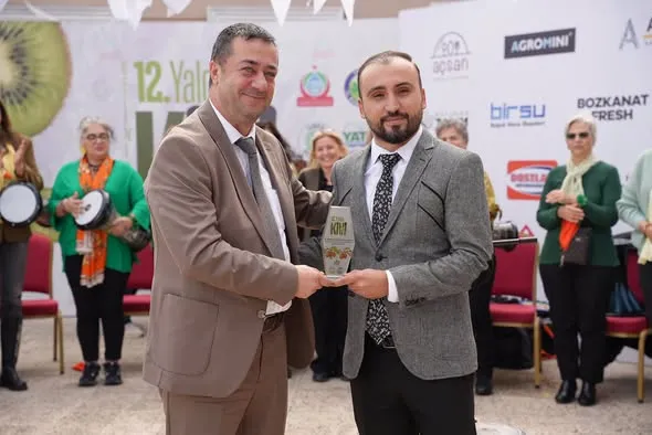 Subaşı Kıyı Festivali'nde sahne alan Mimoza Ritim Grubu, şarkıları ve enstrüman performanslarıyla dinleyicilere keyifli anlar yaşattı. - Fotoğraf 1