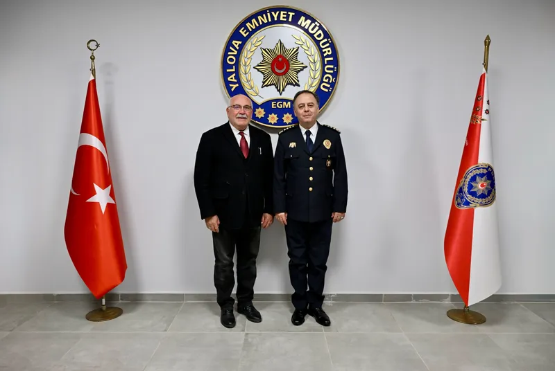 İl Emniyet Müdürü Yusuf Topcan'a hayırlı olsun ziyaretinde bulunan Yalova Dostluk Platformu Başkanı Halil İbrahim Büyükgümüş'e emniyet müdürlüğü teşekkür etti. - Fotoğraf 1