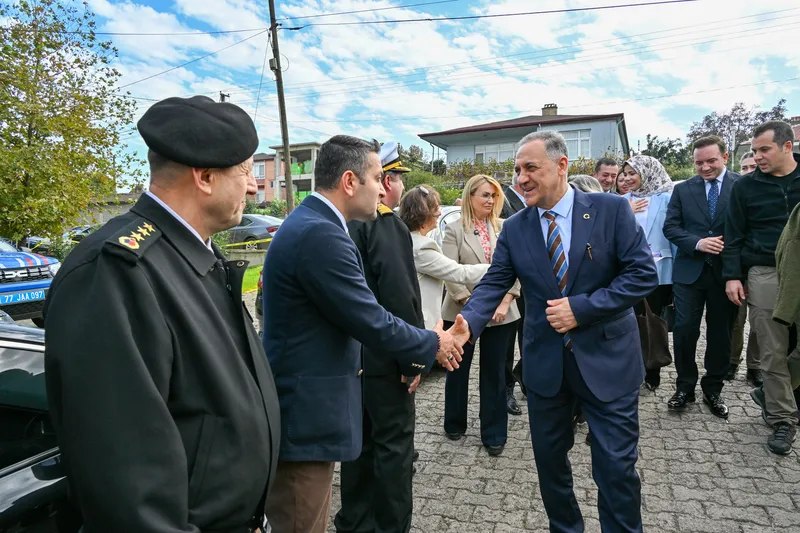 Yalova'nın Subaşı beldesinde bu yıl 12'ncisi düzenlenen Kivi Festivali, il protokolü, üreticiler ve vatandaşların katıldığı açılış programıyla kapılarını açtı. - Fotoğraf 9