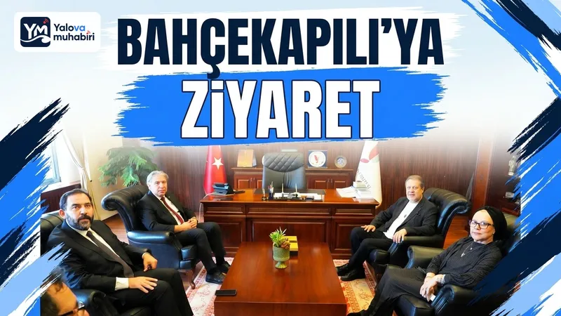 Yalova Üniversitesi'nde düzenlenen konferansın ardından Ahmet Özhan ve Yalova İl Genel Meclisi Başkanı Hasan Soygüzel, Rektör Prof. Dr. Mehmet Bahçekapılı'yı makamında ziyaret etti.